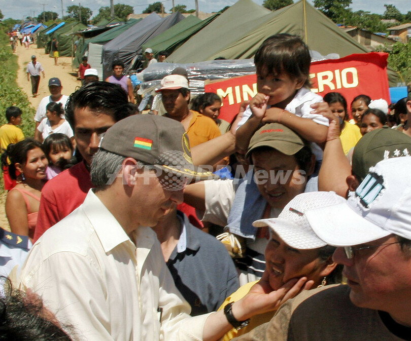 豪雨と洪水、急速に広まる伝染病に懸念 - ボリビア