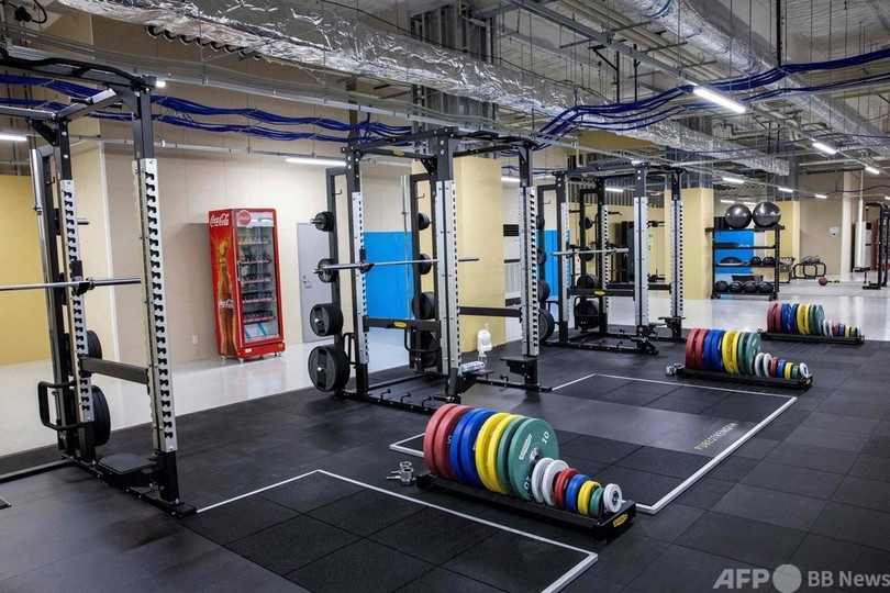 選手村の24時間  朝はコロナ検査 エコな段ボールベッドで就寝