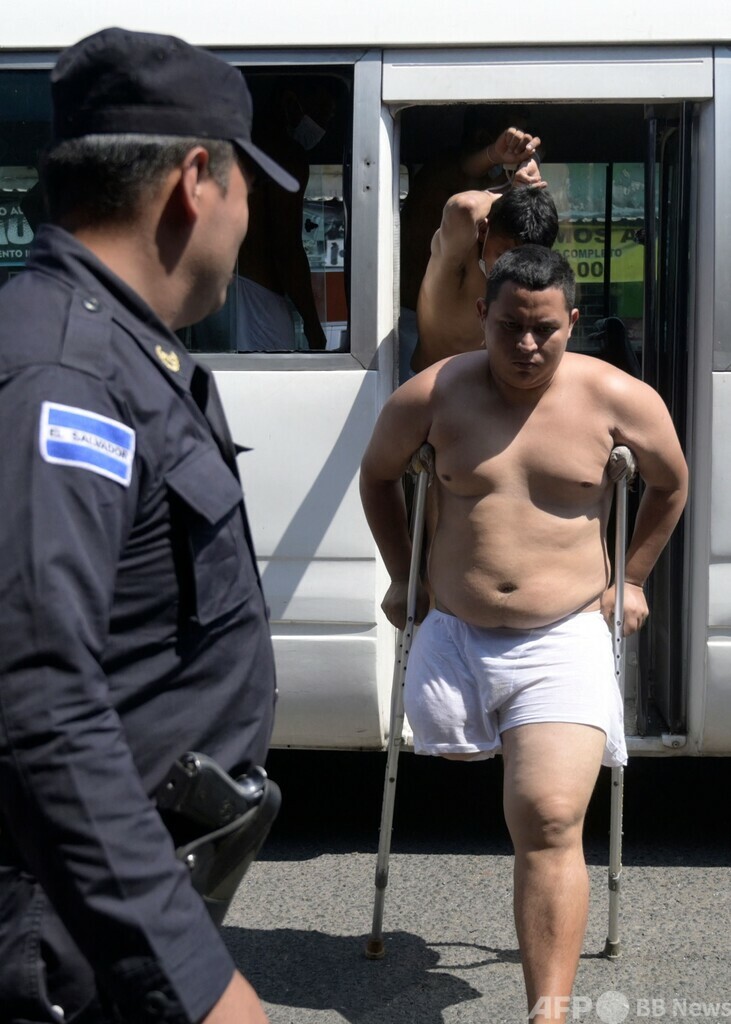 15日間で「ギャング構成員」9000人逮捕 エルサルバドル
