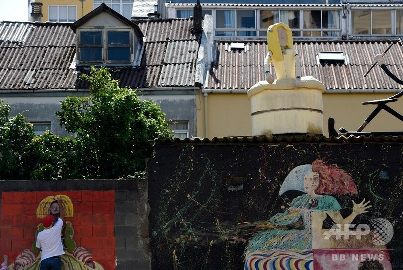 町に活気を呼び戻す、自然発生的アートフェス スペイン