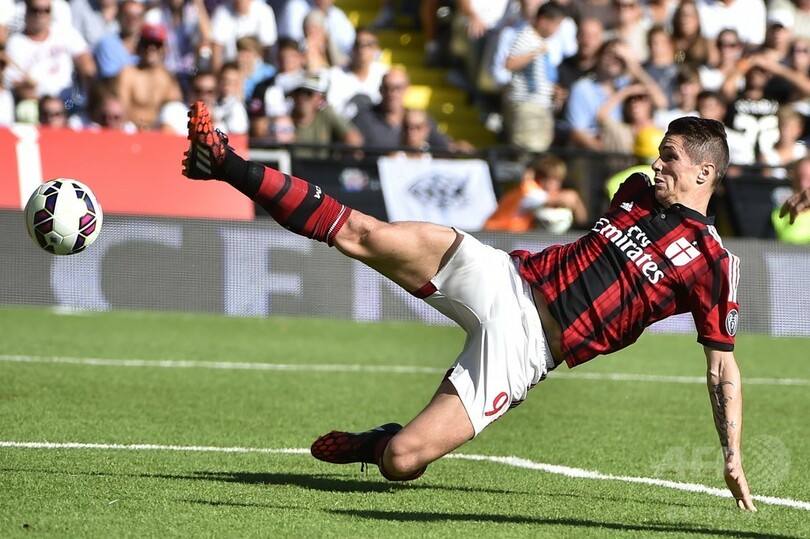 10人のミラン、昇格組チェゼーナと引き分ける