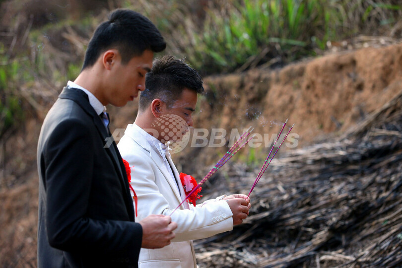 中国の男性カップルが公開挙式、福建省