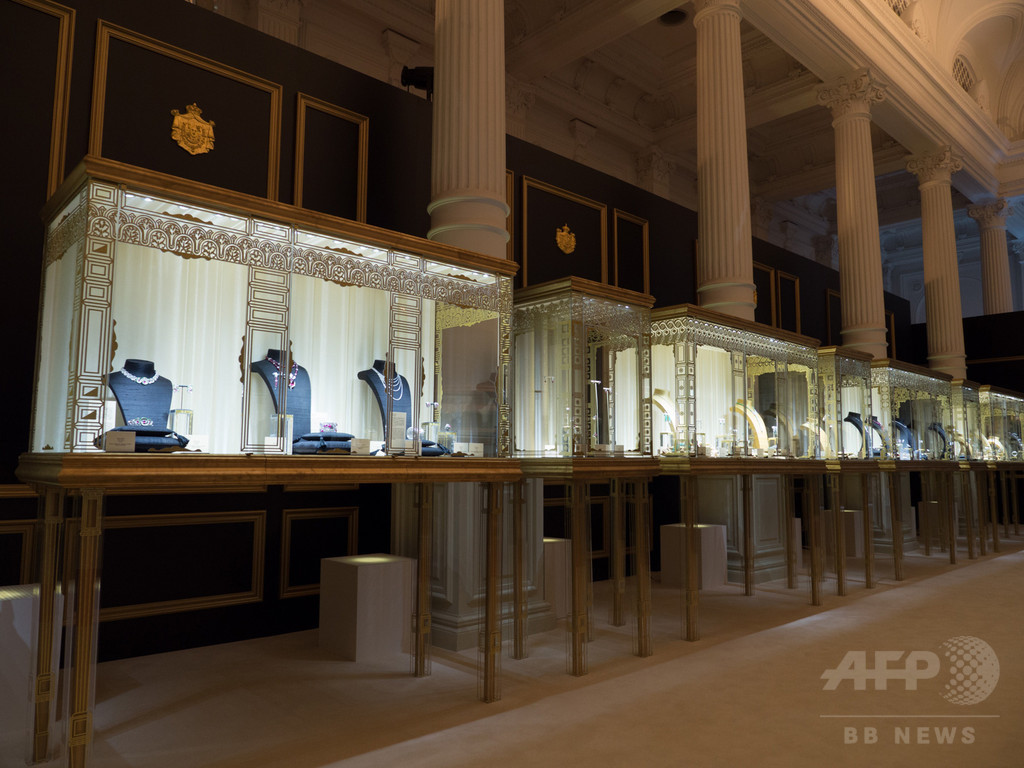1億円超ハイジュエリーが一堂に、「カルティエ ロワイヤル」顧客向け受注イベント開催