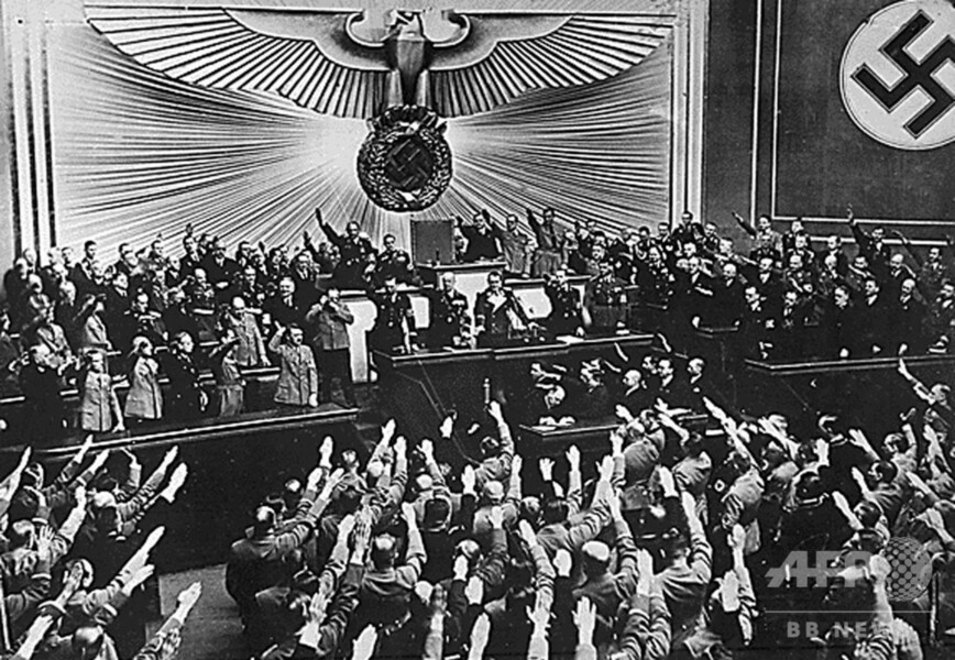 米高校、男子生徒が集合写真でナチス式敬礼 教育当局が調査開始