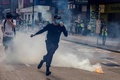 香港で、民主派のデモに向けて発射された催涙弾（2020年5月24日撮影）。(c)ISAAC LAWRENCE / AFP