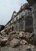 フィリピン・セブ（Cebu）市で、地震で損壊した教会（2013年10月15日撮影）。(c)AFP