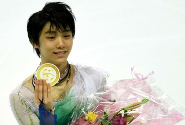 羽生が男子史上初のGPファイナル4連覇！ 宇野が3位表彰台 写真18枚