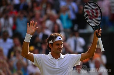 フェデラーが快勝、ジョコビッチとの決勝へ ウィンブルドン選手権 写真