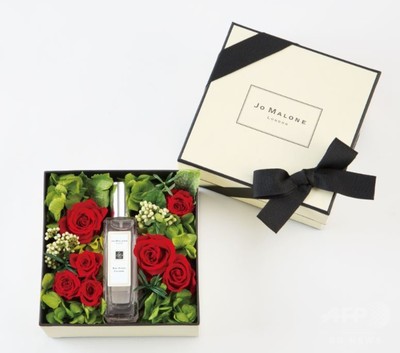 Jo Malone London セット　　お得です！ バラ売りも可能です！ バラとセットに「ジョー マローン ロンドン」母の日ギフトボックス
