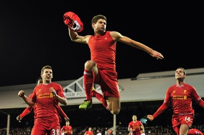 リバプールが劇的な逆転勝利、首位との差詰める