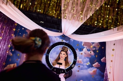 【今日の1枚】ポーズを取るドラァグクイーン 英