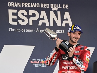 バニャイアがクアルタラロ抑え今季初優勝、スペインGP