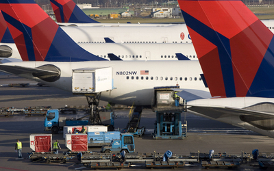 米政府、航空各社に安全対策の強化要請 NW機爆破未遂受け