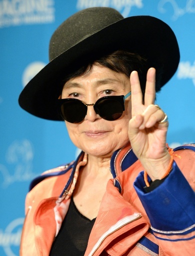 オノ・ヨーコさん、イルカの追い込み漁に訴え