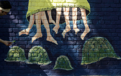 壁いっぱいに広がる想像力 インドでウォールアート祭典