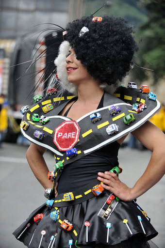 LGBTIの祭典ゲイ・プライド・パレード、南米コロンビアで