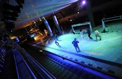 現代版モーツァルトの『魔笛』、ベルリンの地下鉄駅で上演