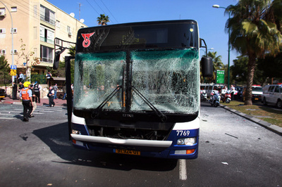 テルアビブのバス爆発事件の容疑者を逮捕、イスラエル情報機関