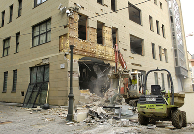 スペイン・バスク地方の裁判所で爆破事件、事前にETAが予告電話