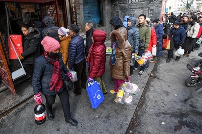 春節前に行列して買いだめする物は？ 山西