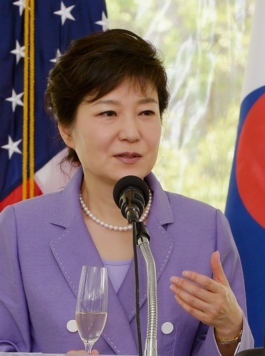 「北朝鮮との対話は核開発の時間を与えるだけ」　韓国大統領が米大統領に忠告