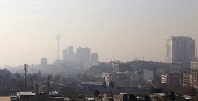 大気汚染の悪化で小学校が休校 イラン