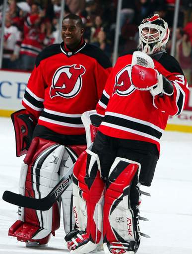 デビルズ オーバータイムの末ブルーインズを破り8連勝