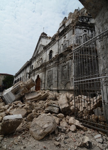 フィリピン中部でM7.1の地震、セブ島などで73人死亡