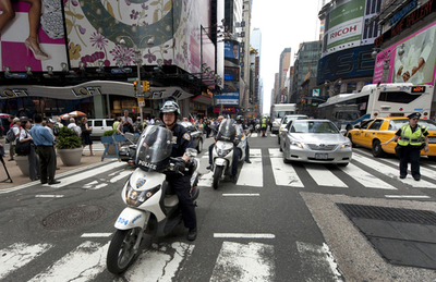 防犯カメラに不審な男、NY爆発物事件