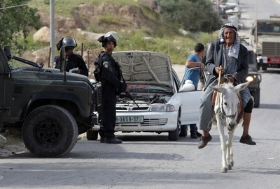 イスラエル、和平交渉を中断 パレスチナ統一政府合意受け