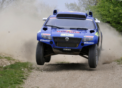 サインツ 中欧ラリー第6ステージを制し総合首位に浮上