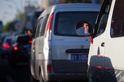 盗んだ車に残された乳児を絞殺、中国全土に怒り