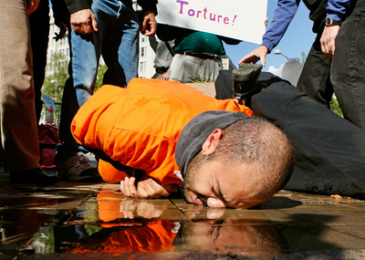 元CIA工作員、アルカイダの容疑者に「水責め」