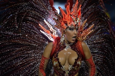 ジーコも登場! リオのカーニバルがフィナーレへ