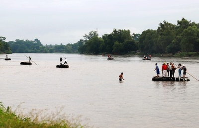 水死した移民親子の写真に衝撃と怒り、米・メキシコ国境