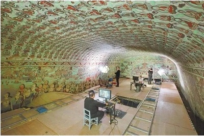 洞窟内部を外で見る 遺跡の魅力を世界に伝える「デジタル敦煌」