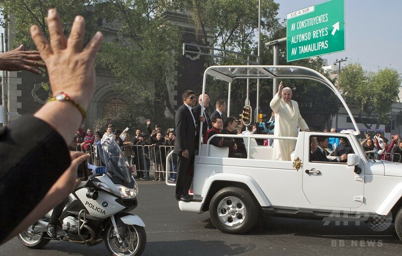 ローマ法王、メキシコ犯罪都市で野外ミサ 「死の商人」撲滅訴え
