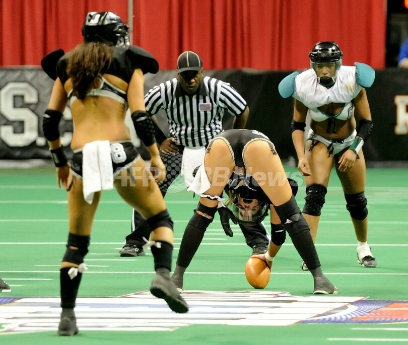 こっちだって負けてない！？下着姿のランジェリーボウル