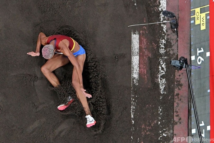 ロハスが女子三段跳び金メダル 世界新記録を樹立