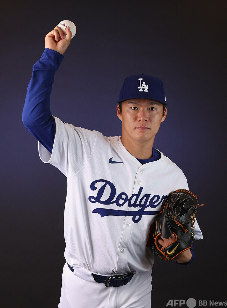 ドジャースの大谷と山本、春季キャンプ恒例のフォトデーに参加