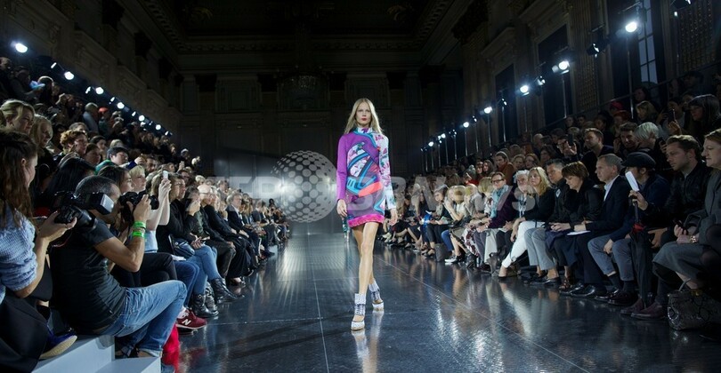 ＜14年春夏ロンドンコレクション＞メアリー・カトランズ