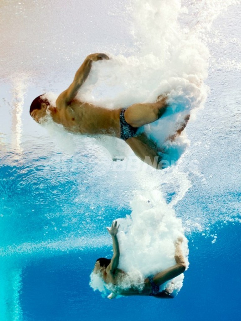 水中カメラがとらえた世界水泳・飛び込み競技