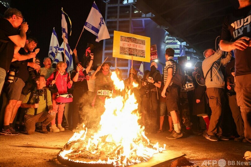 イスラエルで大規模抗議集会 ガザ戦闘開始から半年　