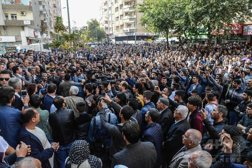 トルコ、クルド人地域最大都市の市長2人を勾留 抗議デモ続く