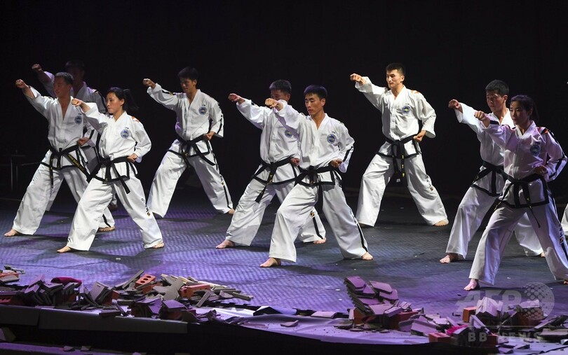 北朝鮮のテコンドー代表団、10年ぶりの韓国訪問で演武披露