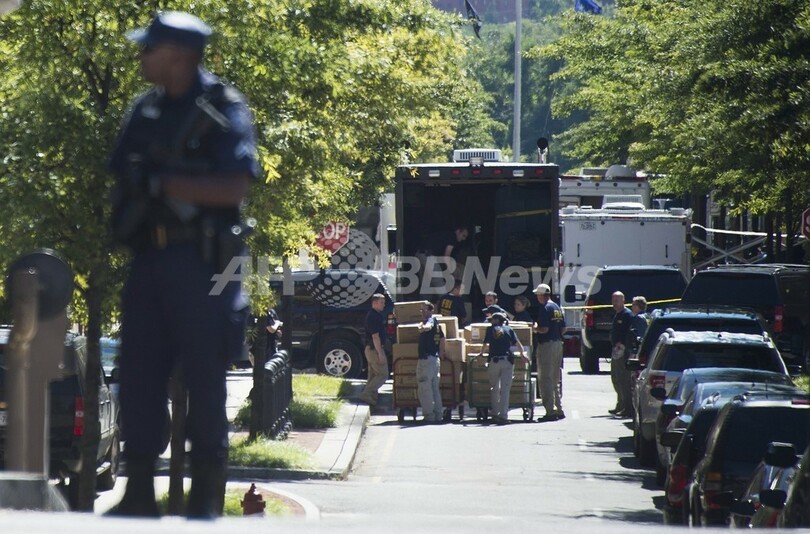 米軍施設銃乱射の容疑者、「散弾銃と入構許可証を所持」 FBI