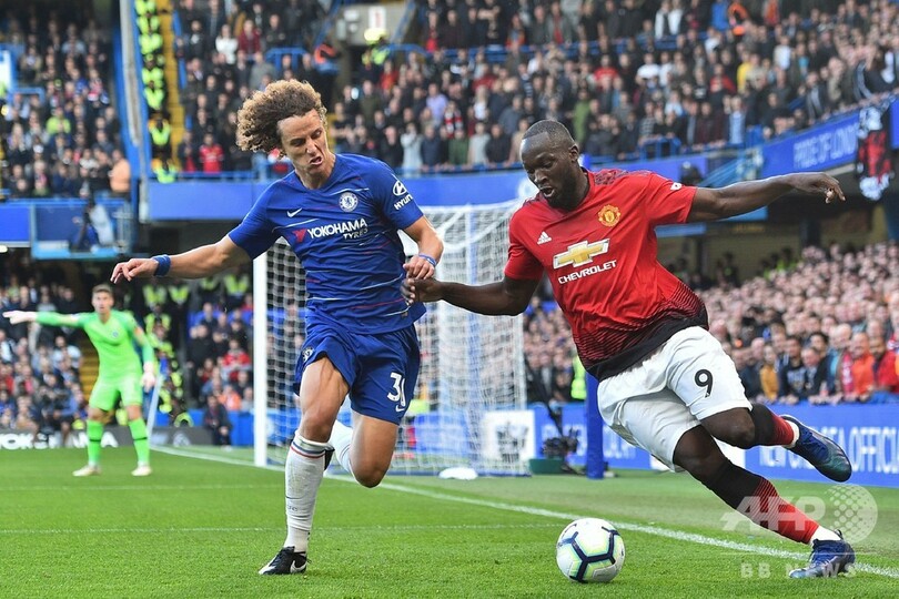 チェルシーが土壇場の同点弾で無敗守る、マンUモウ監督は怒り