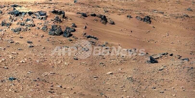 火星探査車キュリオシティー、6日に初の土壌サンプル採取へ