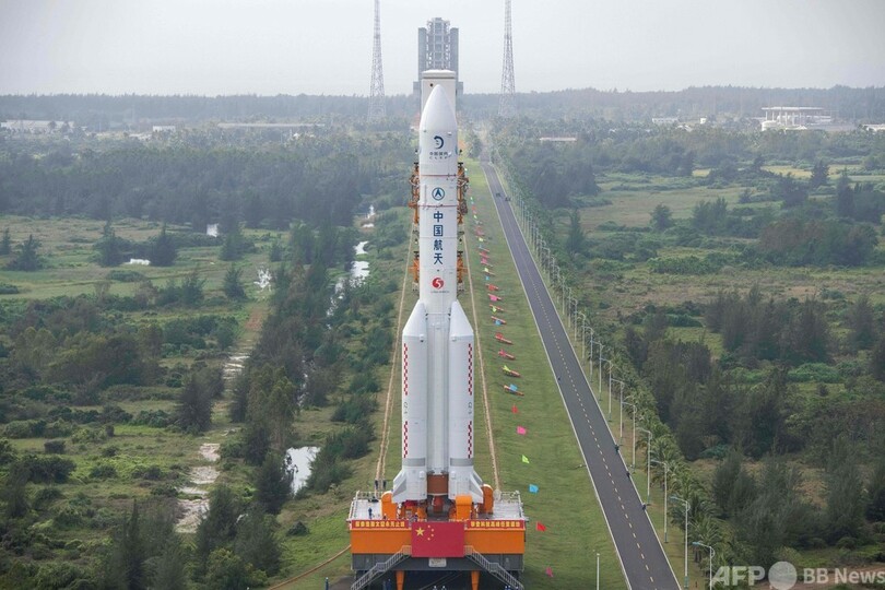 中国、無人月面探査機「嫦娥5号」打ち上げ 土壌サンプル回収目指す