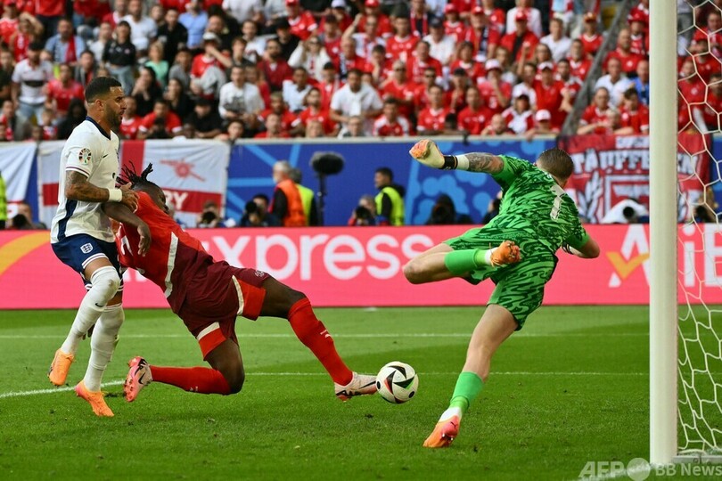 イングランドがEURO4強 PK戦でスイスに競り勝つ